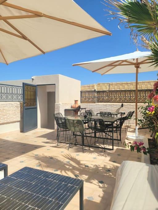 Riad Isahiac Avec Piscine En Exclusivite Marrakesh Buitenkant foto