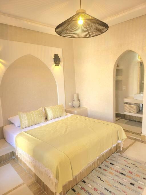 Riad Isahiac Avec Piscine En Exclusivite Marrakesh Buitenkant foto