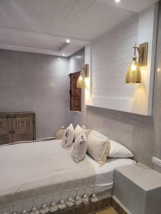 Riad Isahiac Avec Piscine En Exclusivite Marrakesh Buitenkant foto