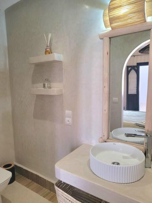 Riad Isahiac Avec Piscine En Exclusivite Marrakesh Buitenkant foto