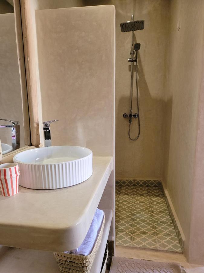 Riad Isahiac Avec Piscine En Exclusivite Marrakesh Buitenkant foto